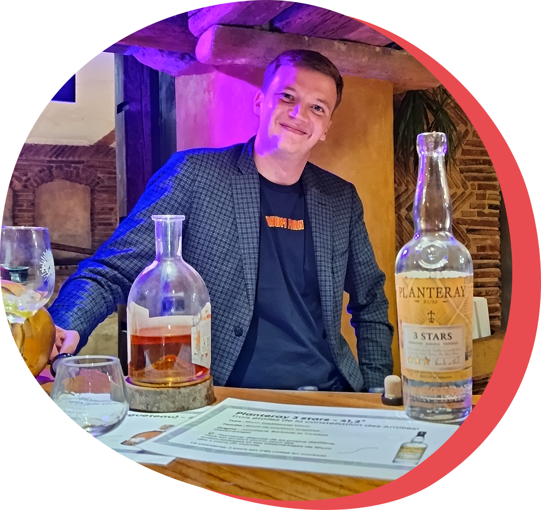 PORTRAIT D'ADRIEN, ANIMATEUR DU RHUM CLUB